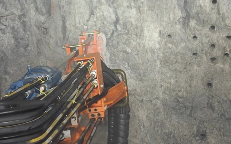 辽宁 金属矿 断面3X3米 凿岩台车配套沃思德18KW液压凿岩机